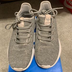 ADIDAS TUBULAR SHADOW